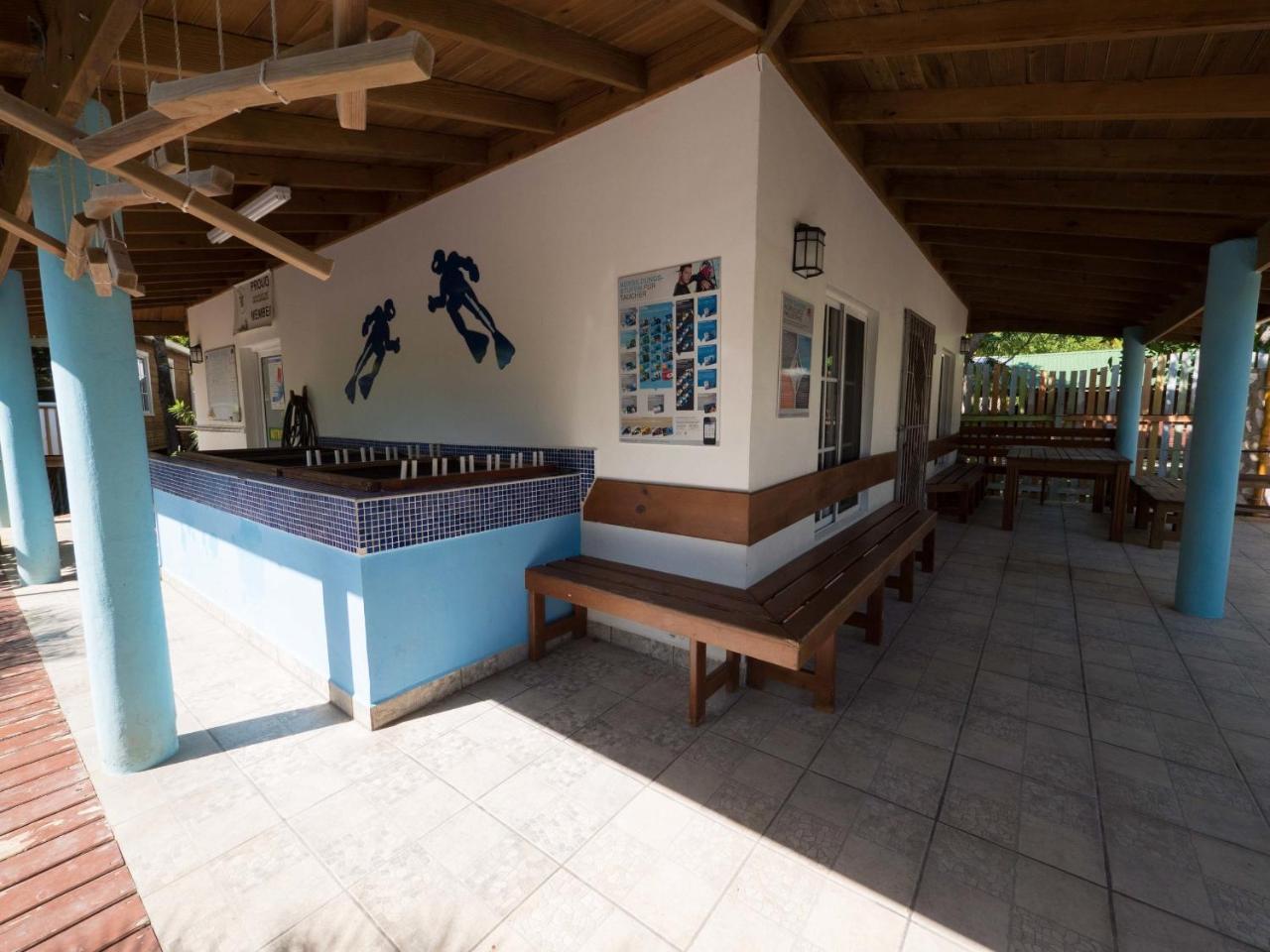 Wikkid Resort Dixon Cove Exterior photo
